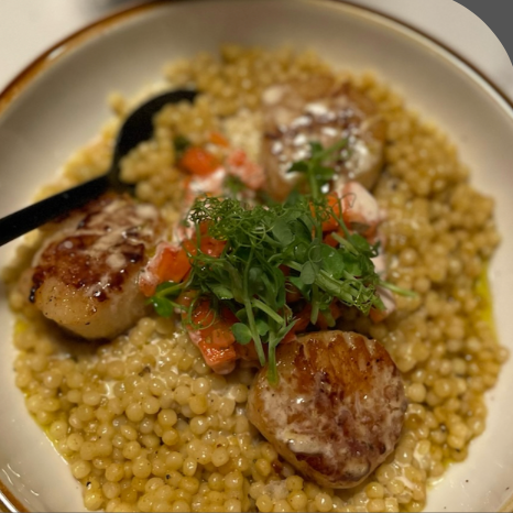 U10 Pan Seared Scallops